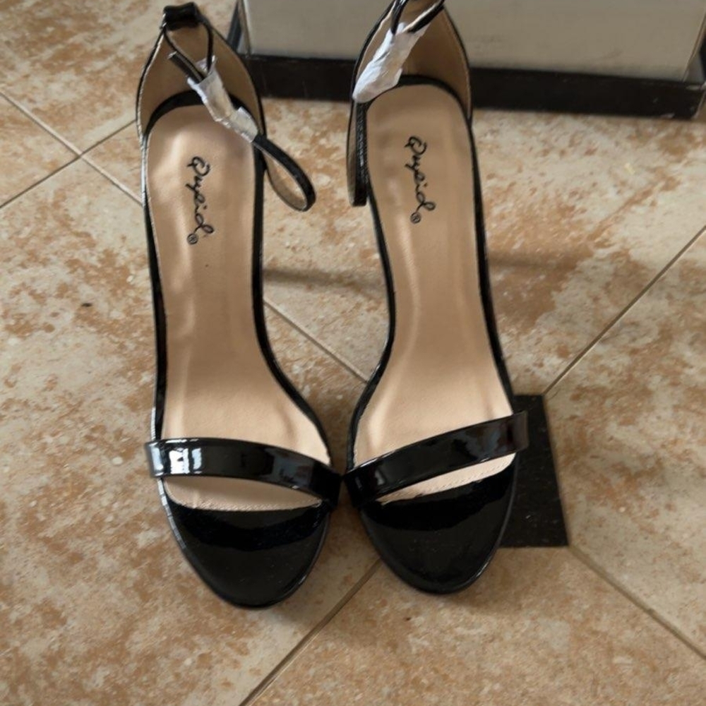 Qupid Black Patent Heels